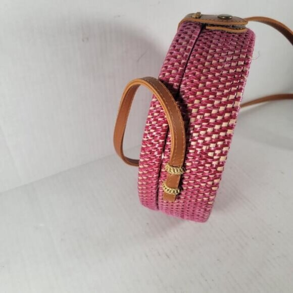 Boho Round Beach Summer Cottage Coastal Boho Hippie Straw Woven Crossbody Bag - Picture 6 of 8